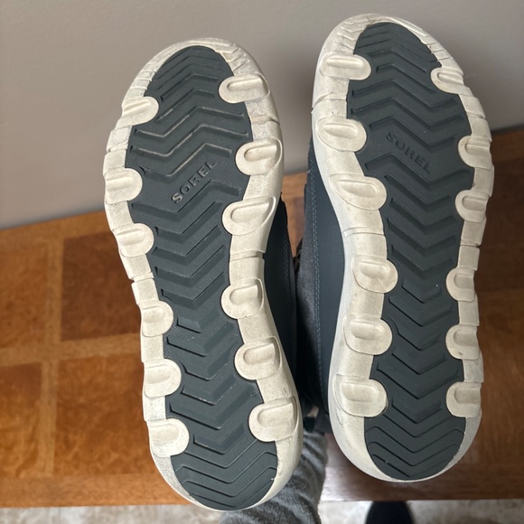 SOREL boots - Picture 3 of 3